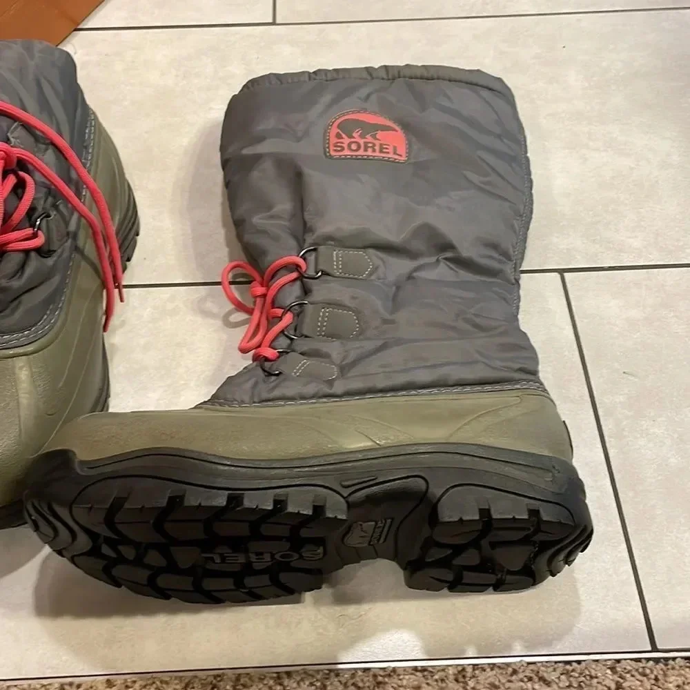Sorel Snow Lion II woman’s green and grey waterproof and insulated boots